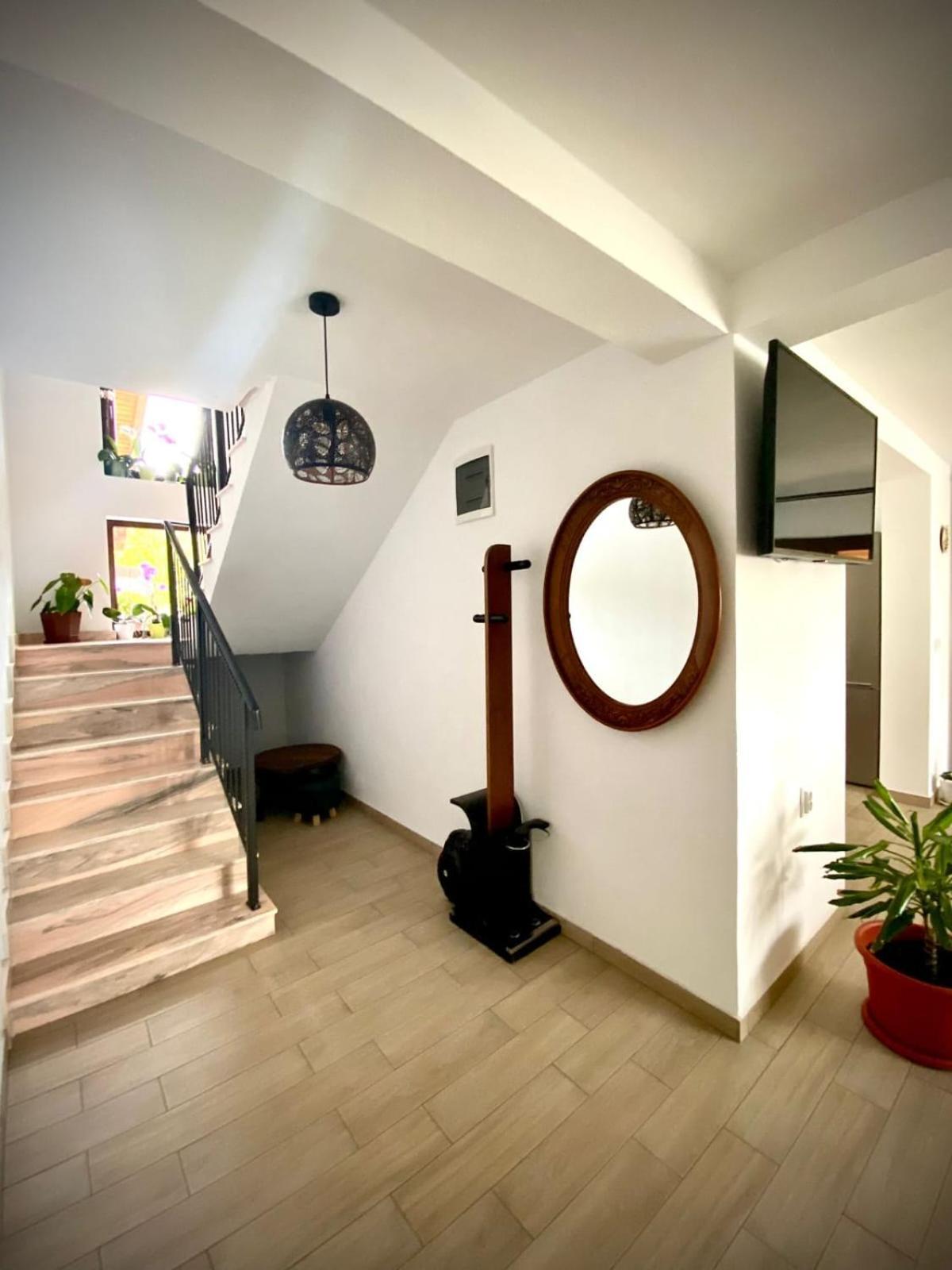 فندق Casa Alex Curtea de Argeş المظهر الخارجي الصورة