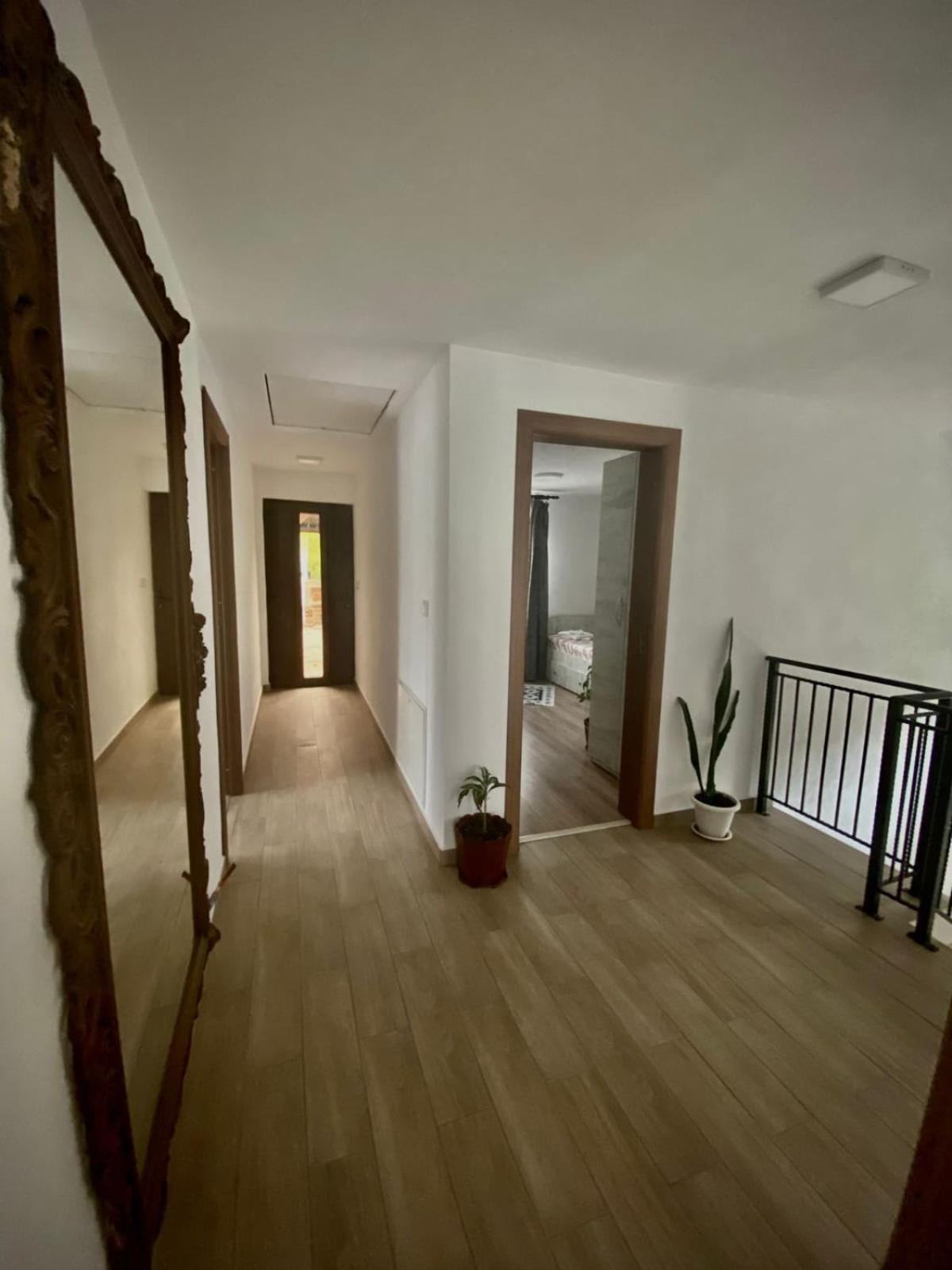 فندق Casa Alex Curtea de Argeş المظهر الخارجي الصورة