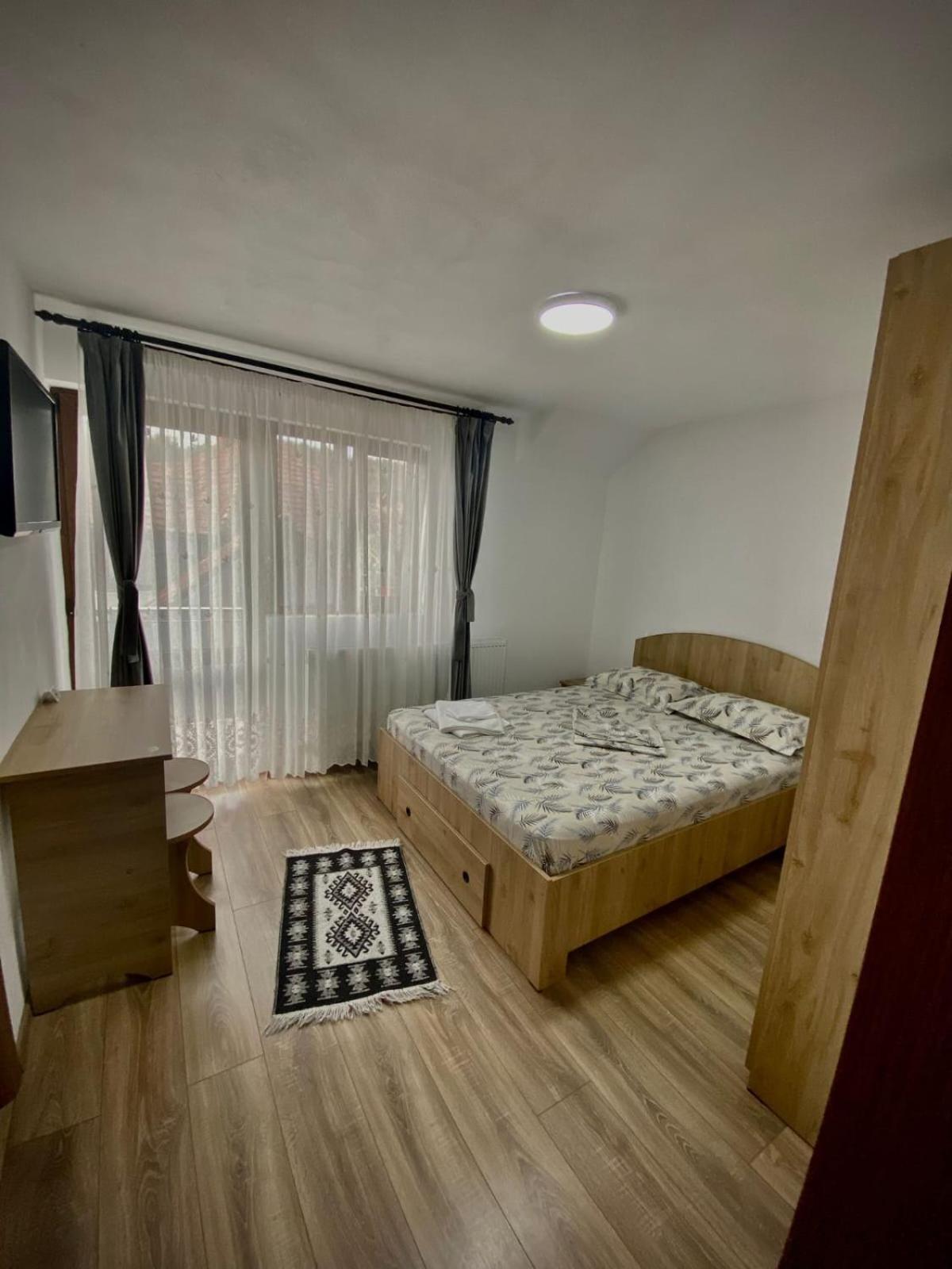 فندق Casa Alex Curtea de Argeş المظهر الخارجي الصورة