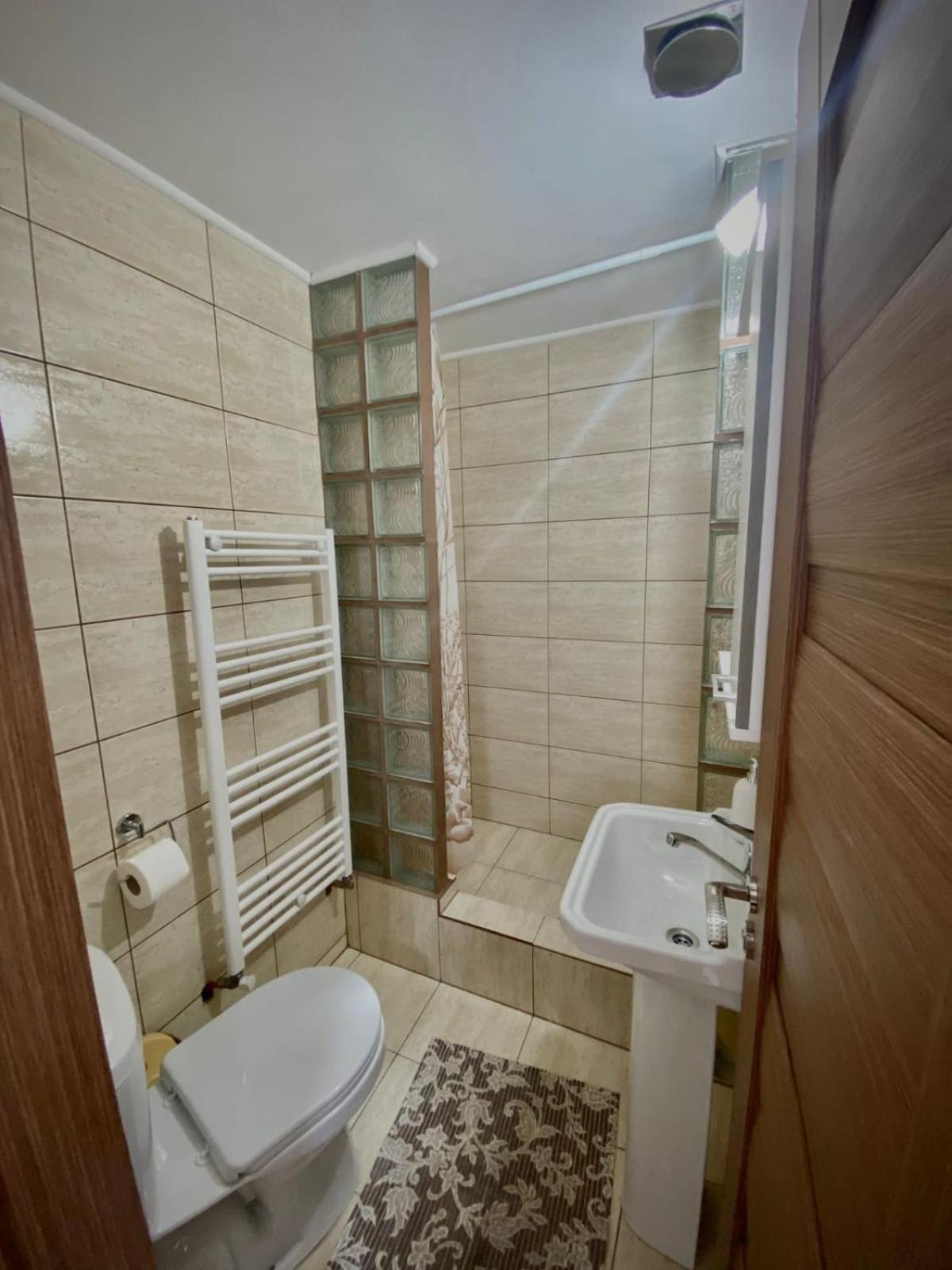 فندق Casa Alex Curtea de Argeş المظهر الخارجي الصورة