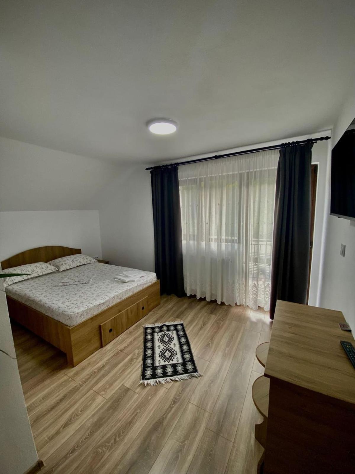فندق Casa Alex Curtea de Argeş المظهر الخارجي الصورة